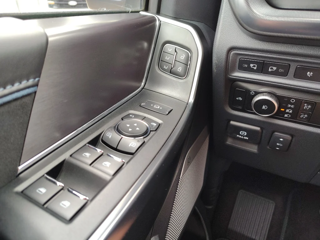 Used 2024 Iconic Silver Metallic Ford Platinum image 22