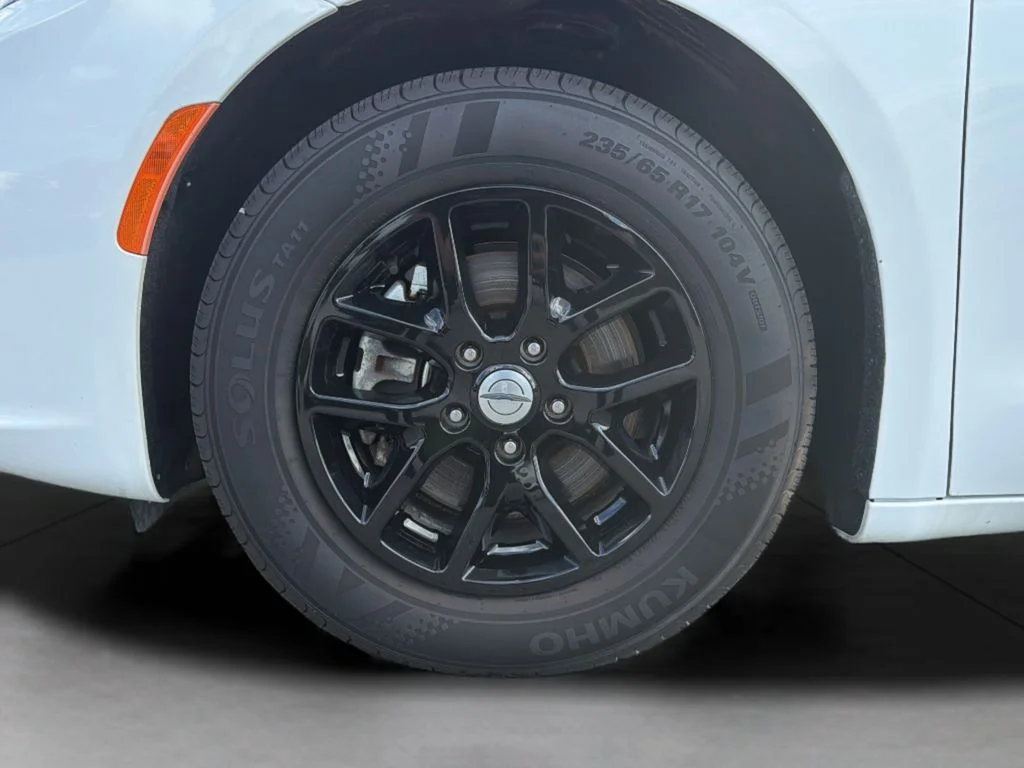 Used 2023 Bright White Clearcoat Chrysler Touring L image 25