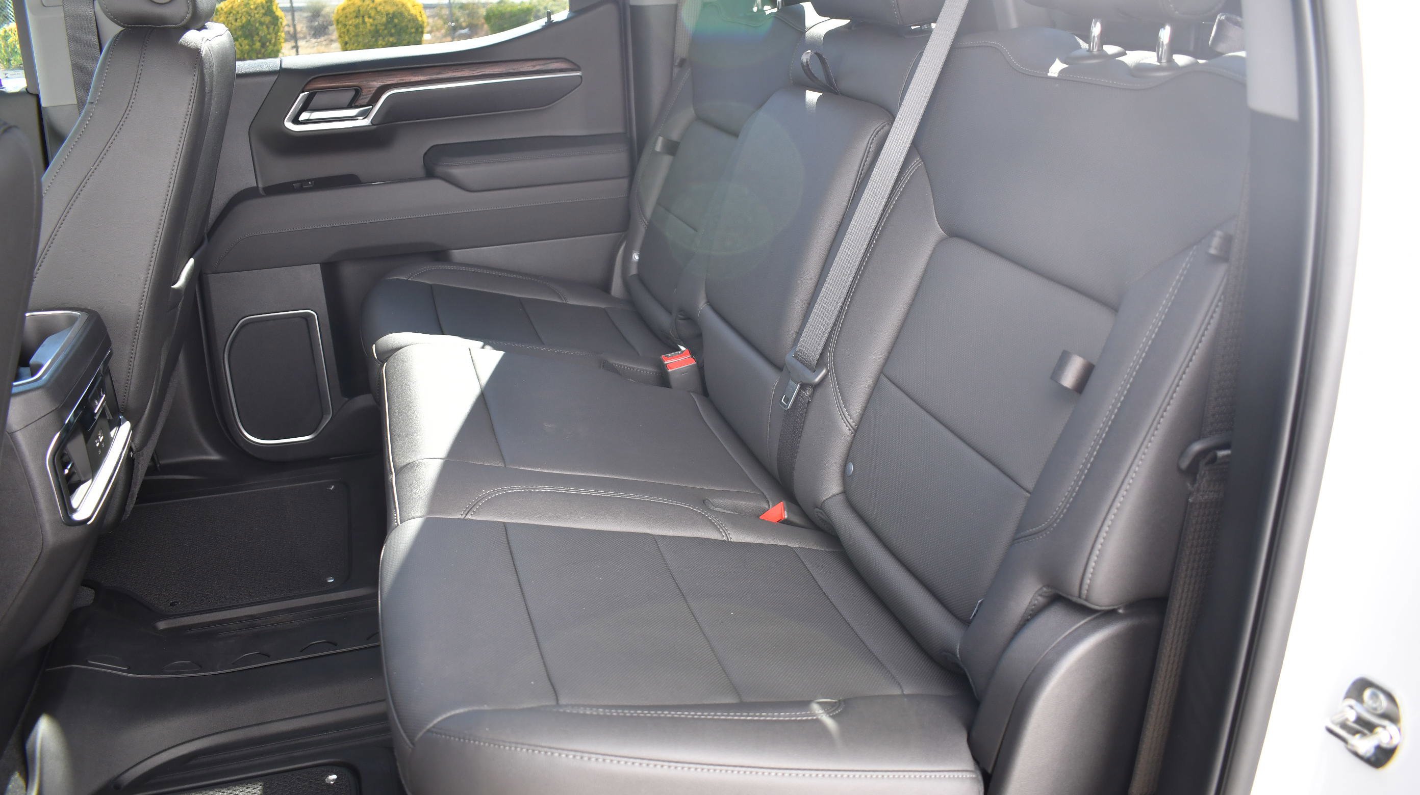 2026 GMC Sierra 1500 SLT - Photo 27