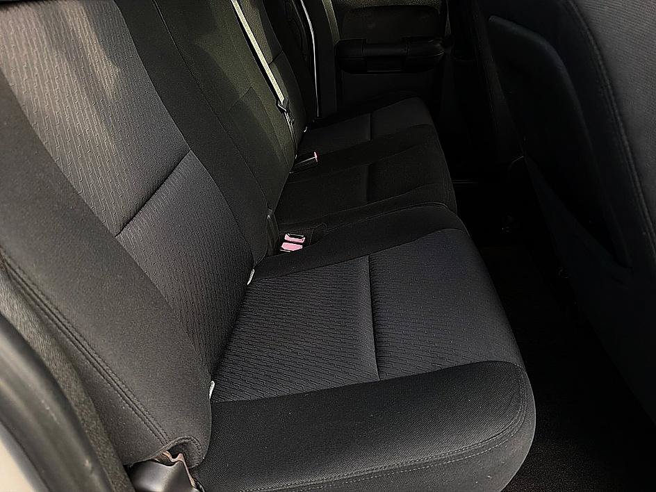 Used 2010 Sheer Silver Metallic Chevrolet LT image 25