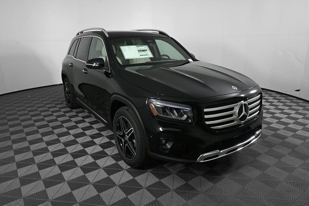 Used 2026 Night Black Mercedes-Benz GLB 250 image 25