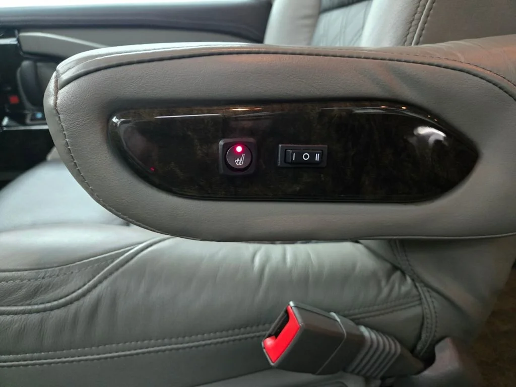2023 GMC Savana Cargo Work Van - Photo 24