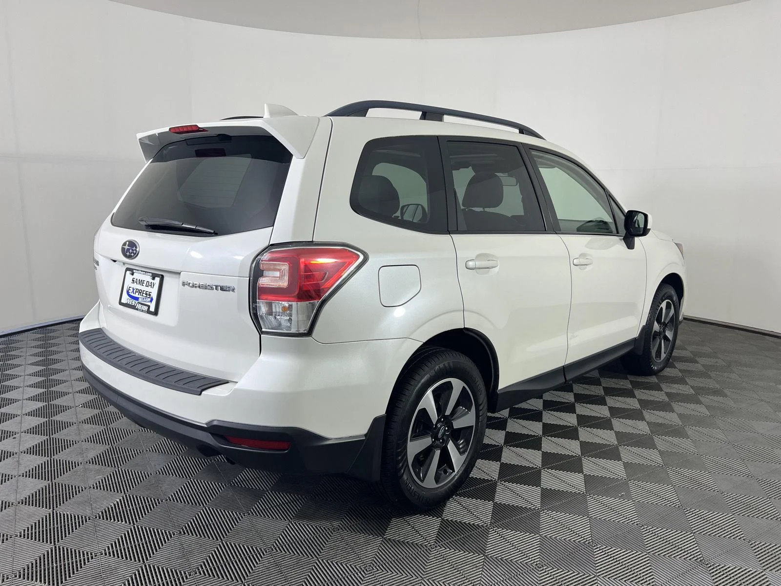Used 2018 Crystal White Pearl Subaru Premium image 3