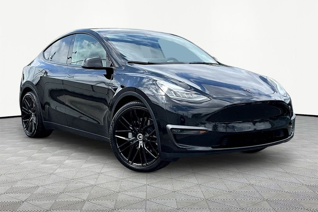 2022 Tesla Model Y Long Range Dual Motor All-Wheel Drive's photo