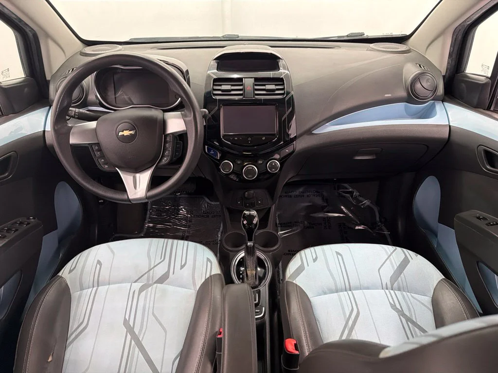 Used 2016 White Chevrolet 1LT image 25