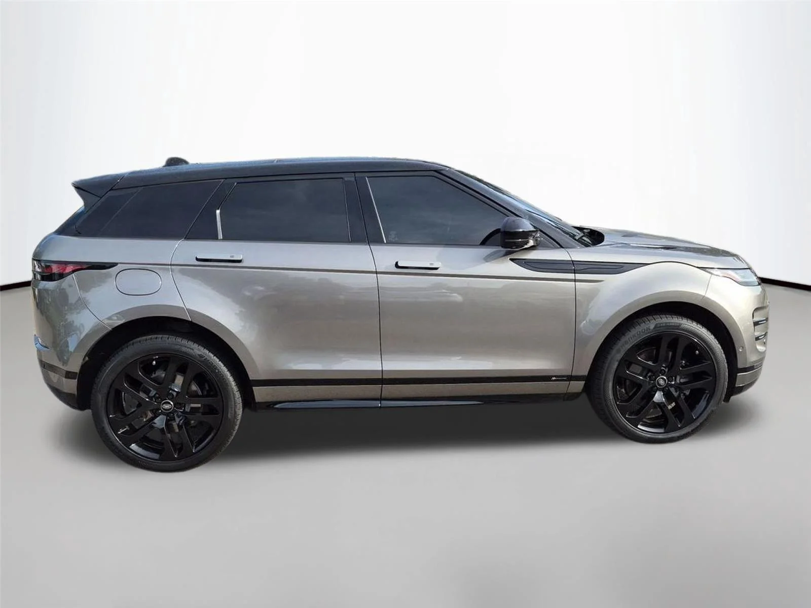 Used 2021 Eiger Grey Metallic Land Rover R-Dynamic SE image 6