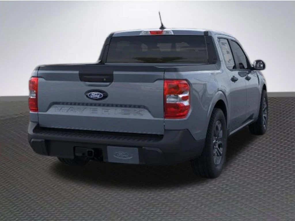 New 2026 Azure Gray Metallic Tri-Coat Ford XLT image 8