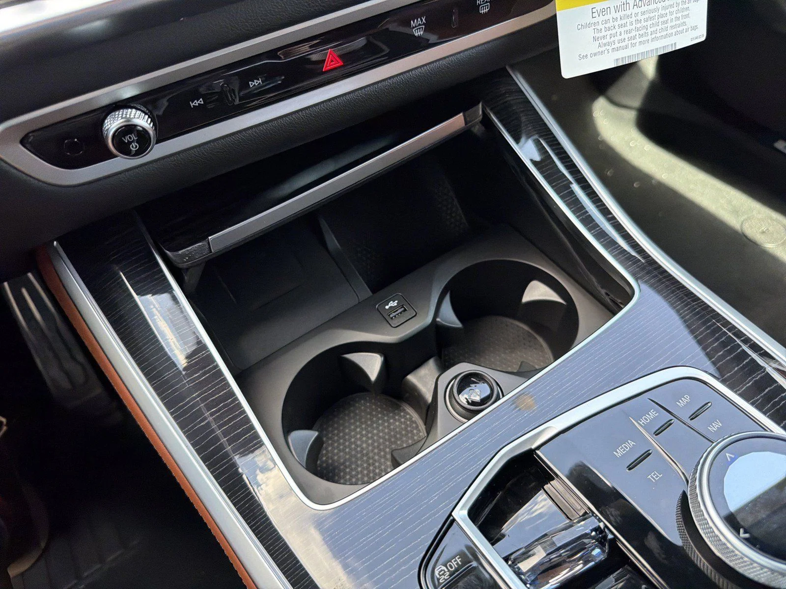 New 2026 Mineral White Metallic BMW M60i image 36