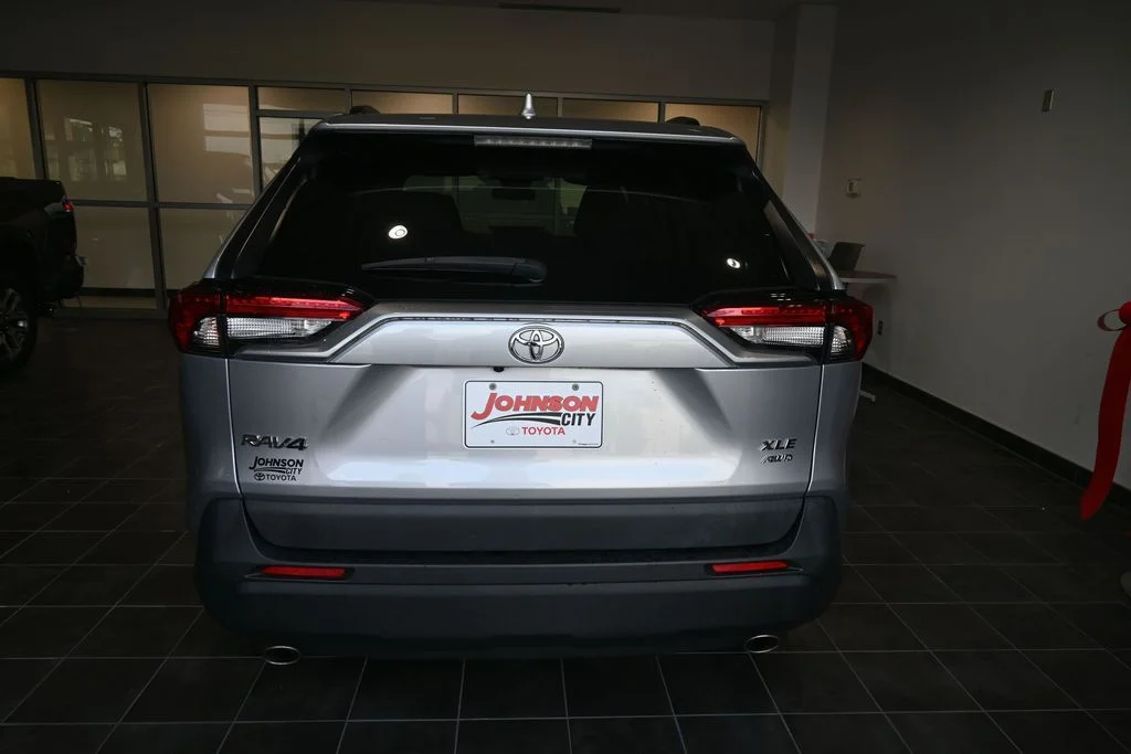 Used 2023 Silver Toyota XLE image 5