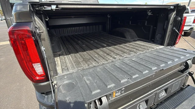Used 2022 FOREST METALLIC GMC Denali image 27