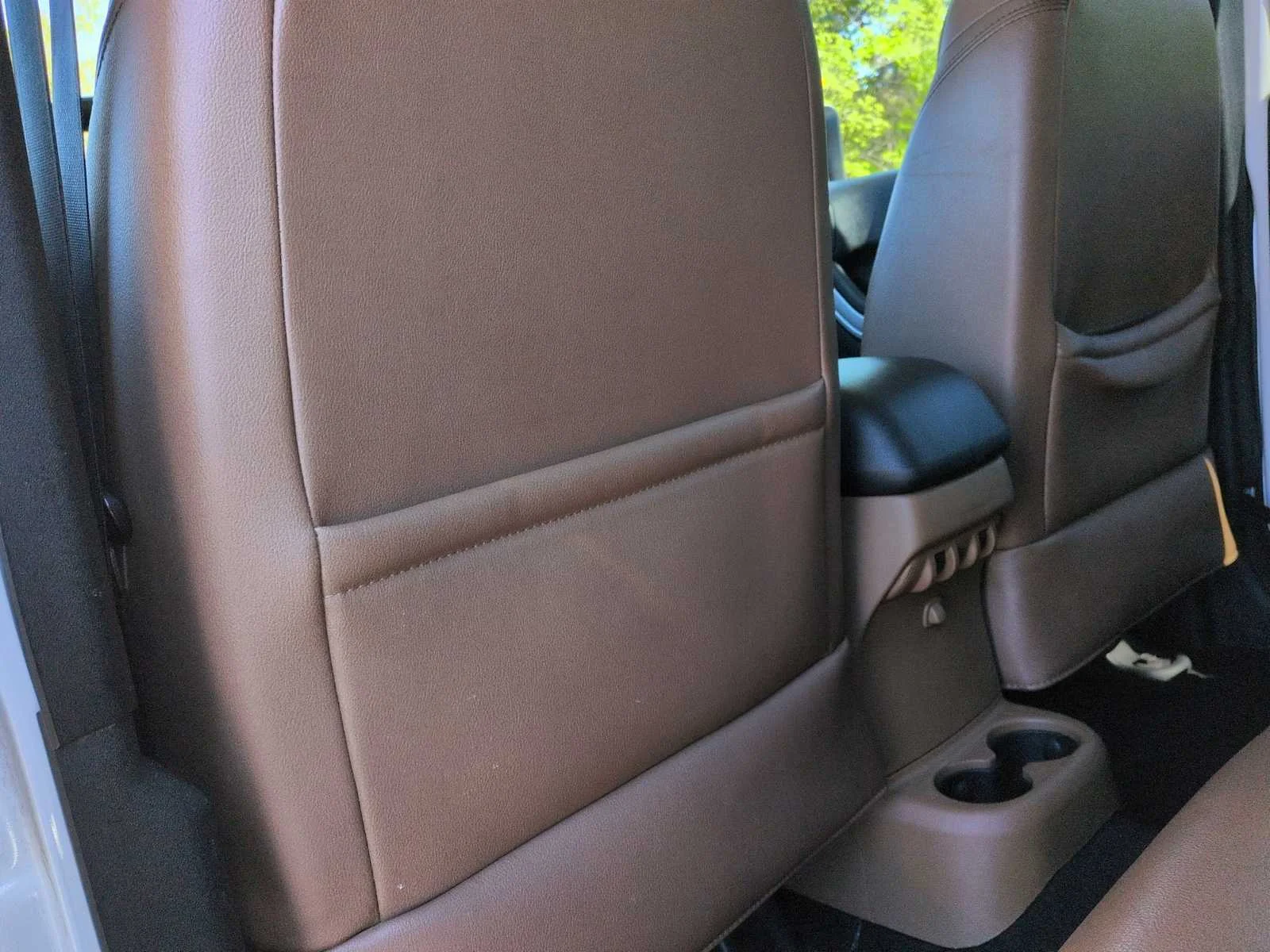 Used 2014 Bright White Clearcoat Jeep Sahara image 16