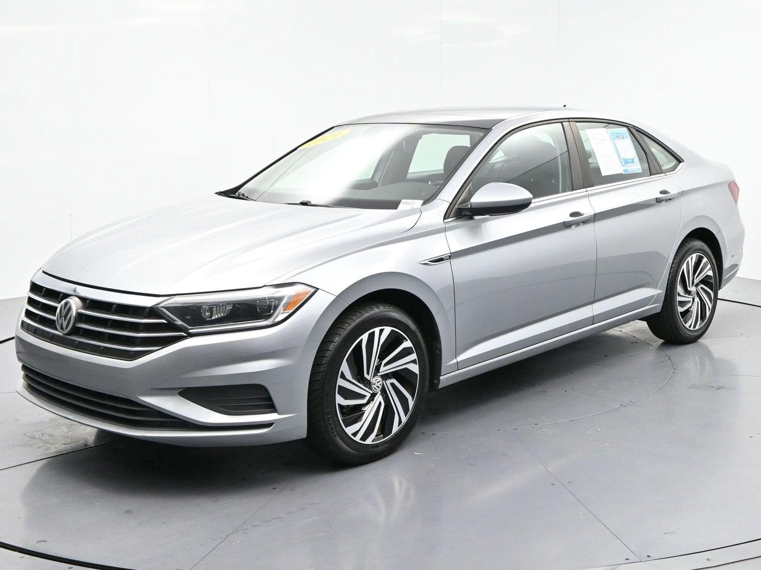 Used 2021 Pyrite Silver Metallic Volkswagen SEL image 3