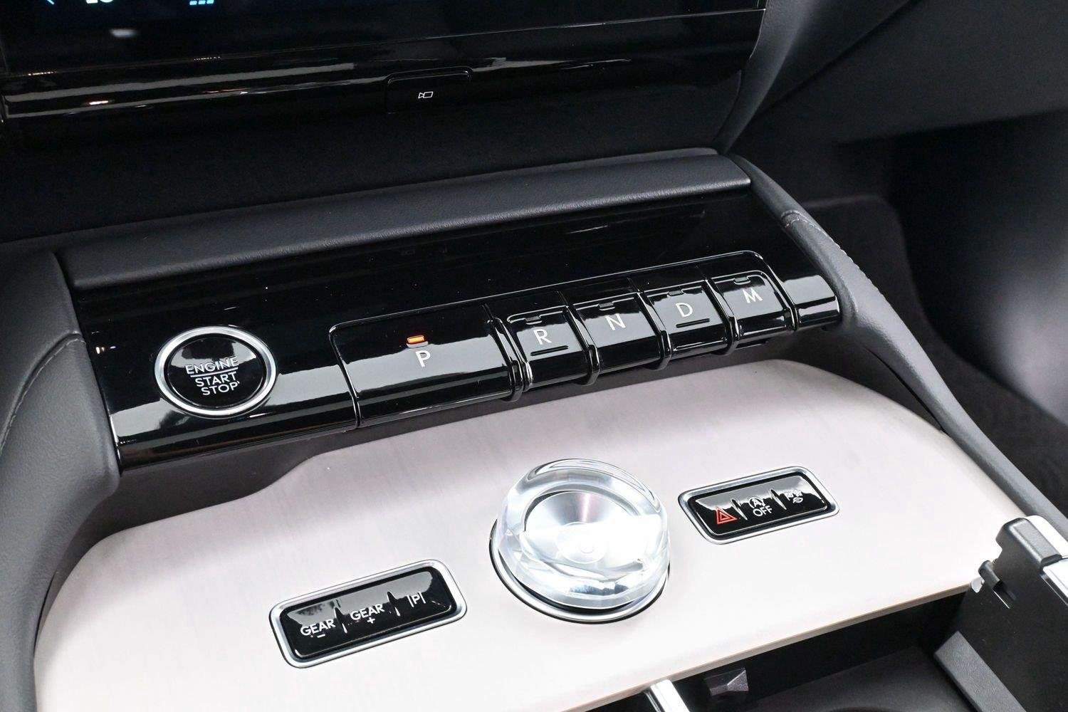 Used 2026 Pristine White Metallic Tri-coat Lincoln Reserve image 23