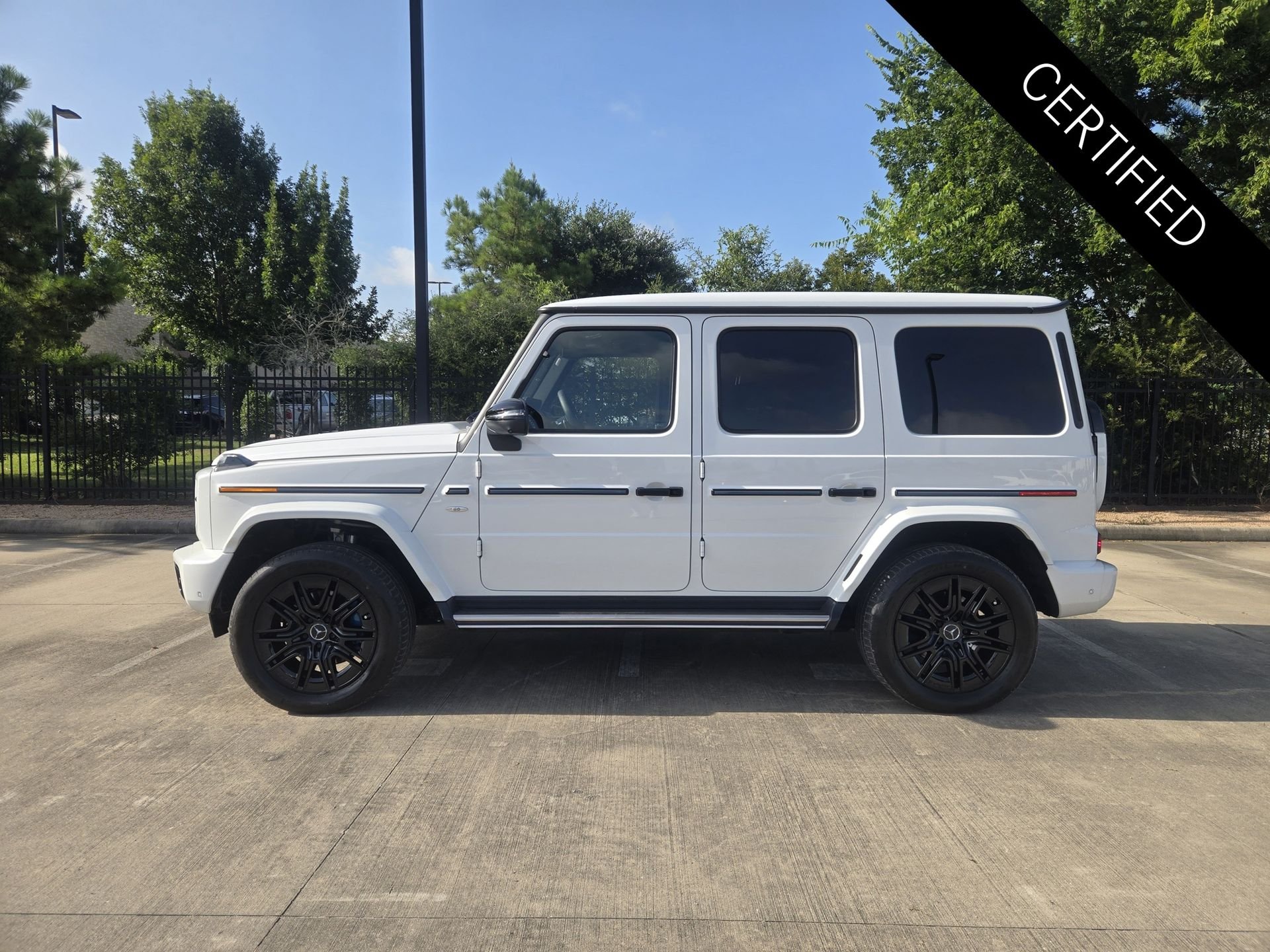 Certified Used 2025 MANUFAKTUR Moonlight Whit Mercedes-Benz G 580 image 5