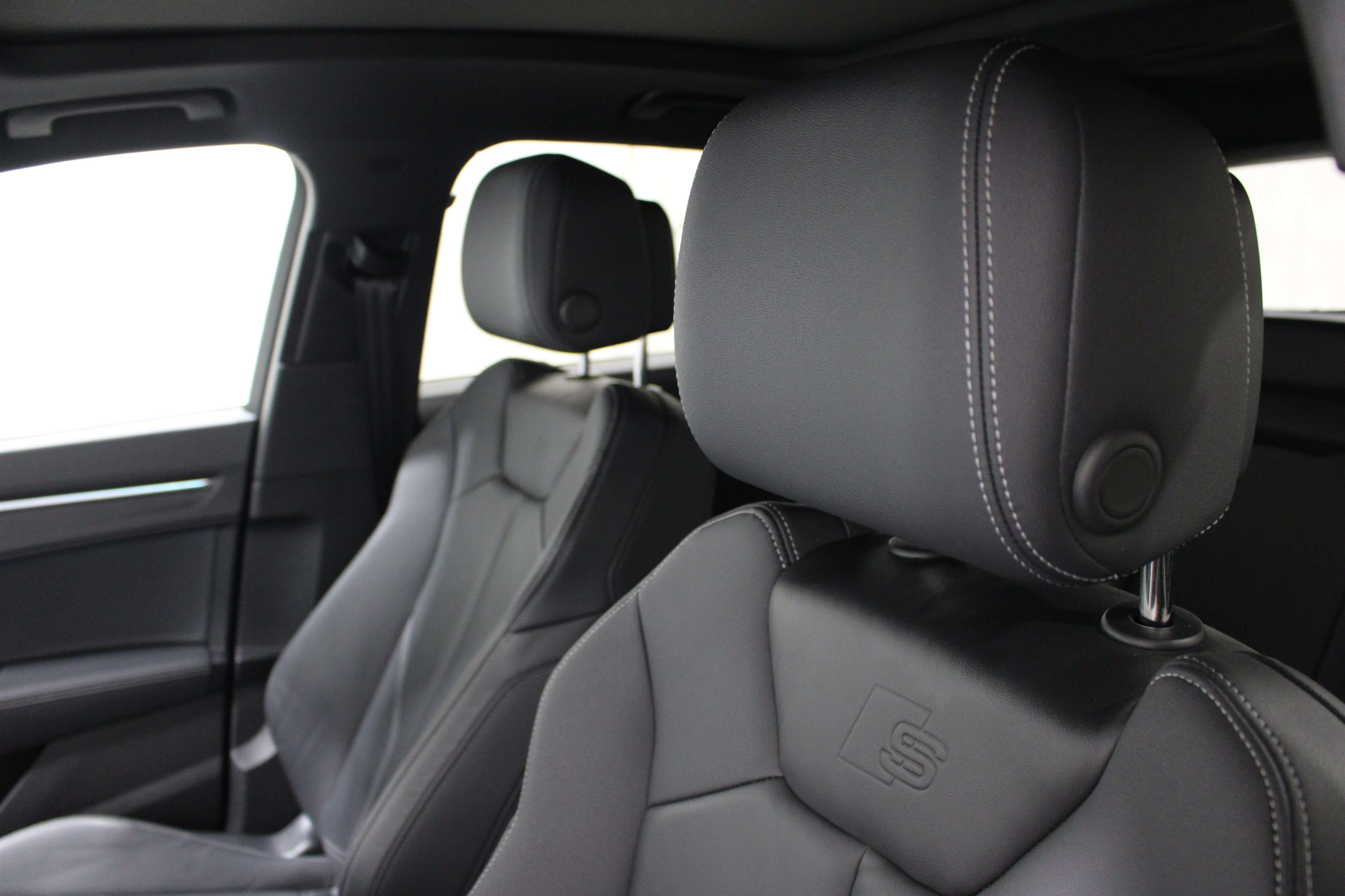 Used 2024 Mythos Black Metallic Audi S line Premium Plus image 4