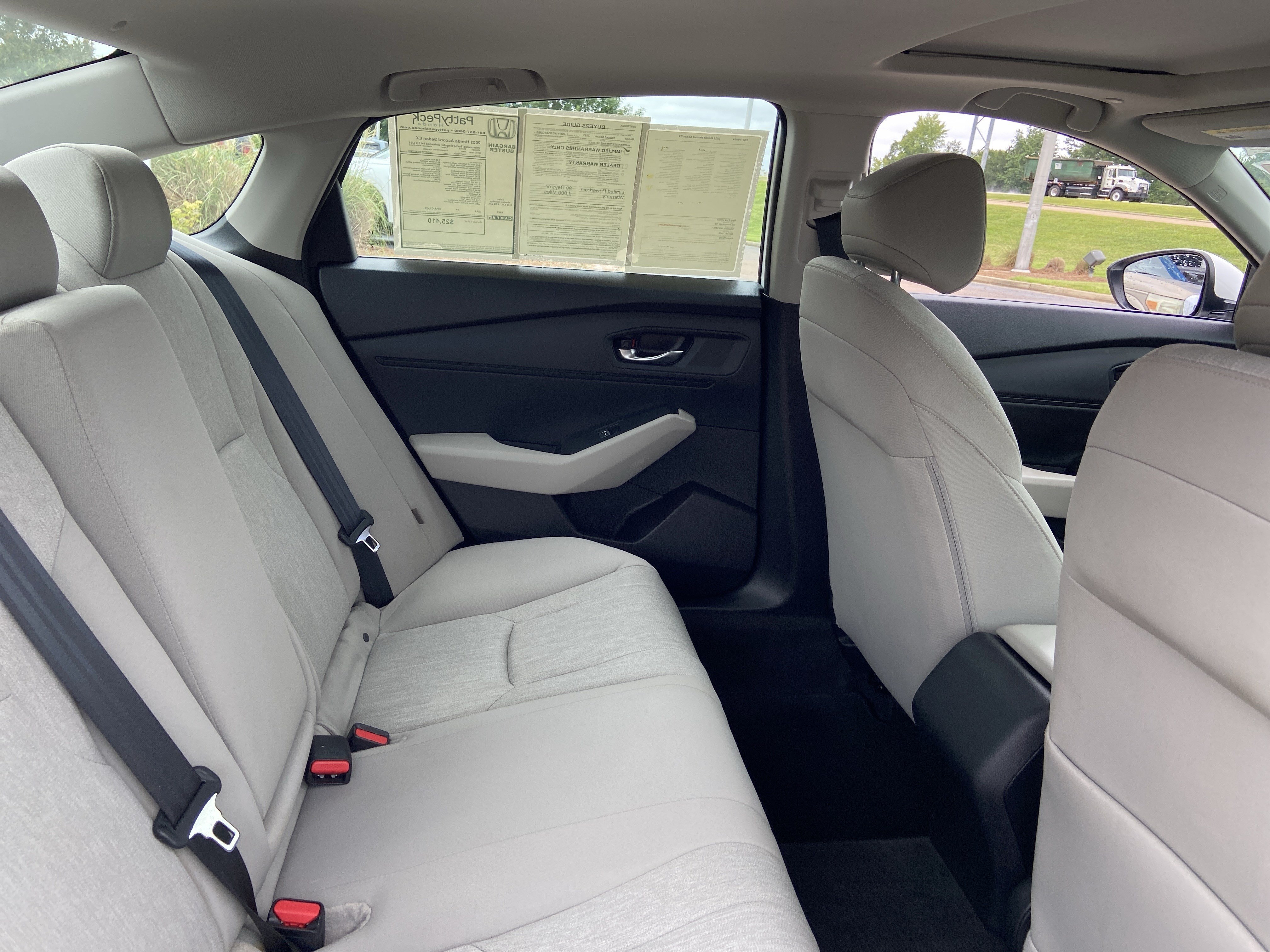 Used 2023 Platinum White Pearl Honda EX image 21