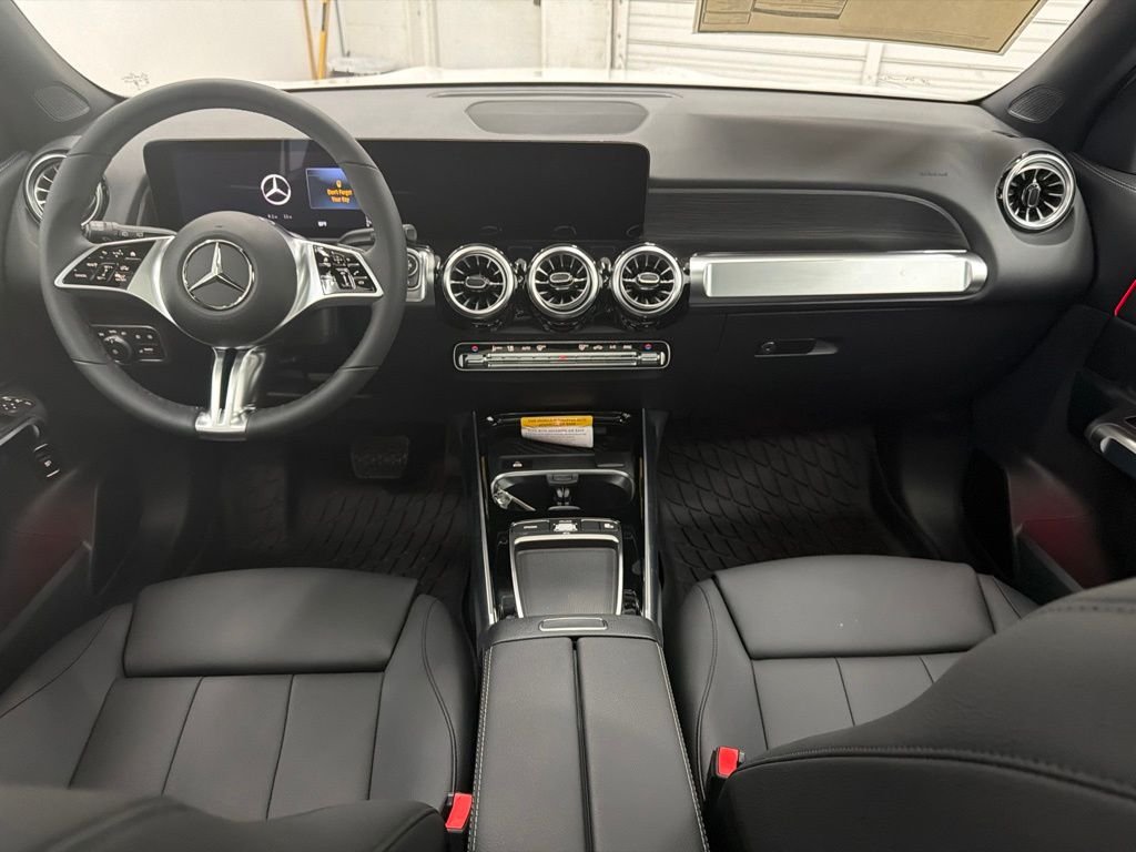 New 2026 Polar White Mercedes-Benz GLB 250 image 22