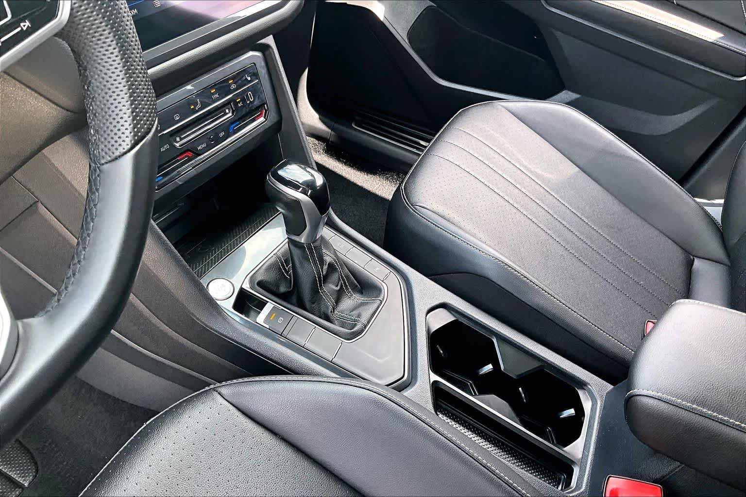 Used 2022 Platinum Gray Metallic Volkswagen SE R-Line Black image 15