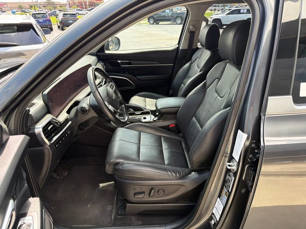 Used 2023 Black Kia SX image 8