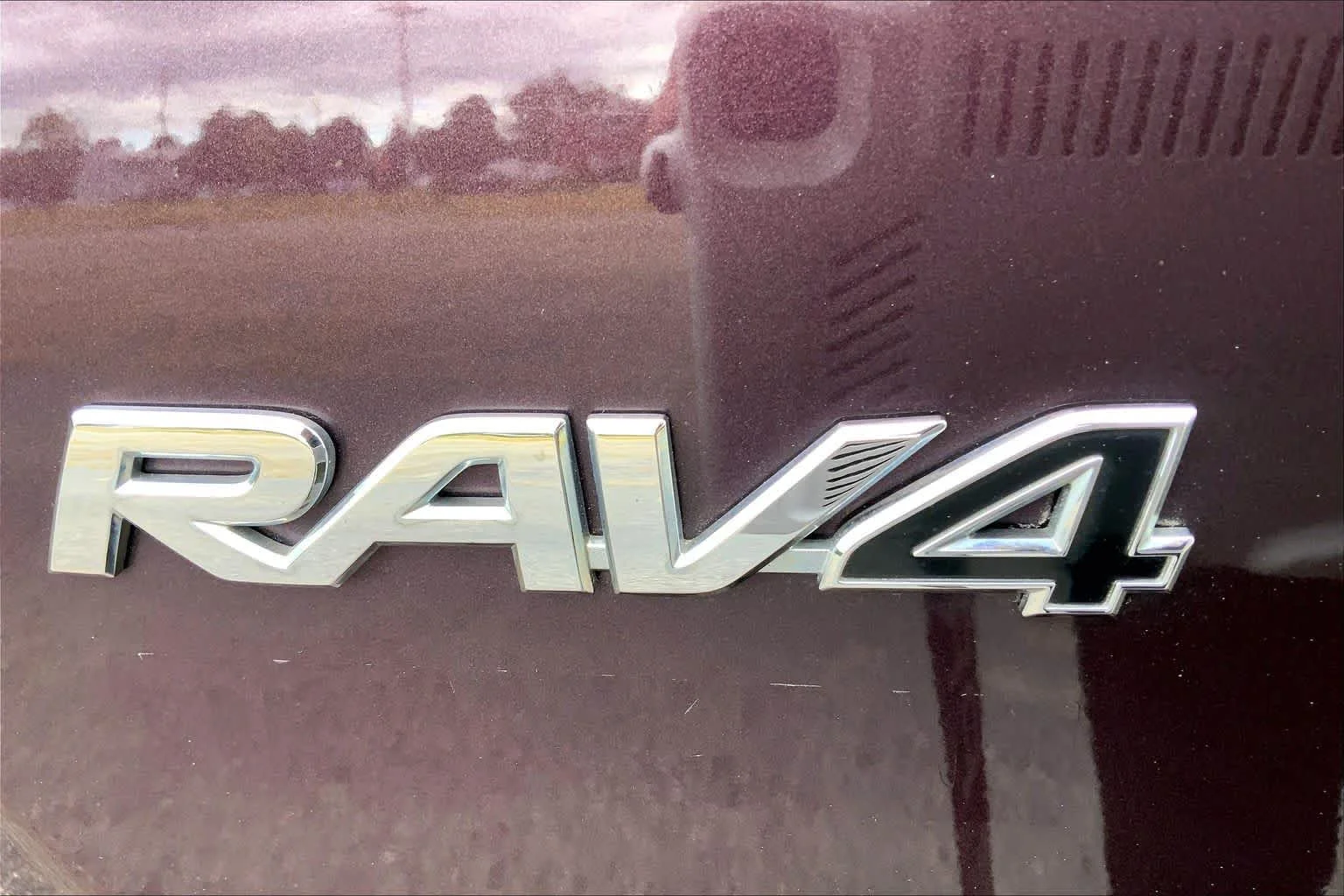 Used 2017 Black Currant Metallic Toyota XLE image 10