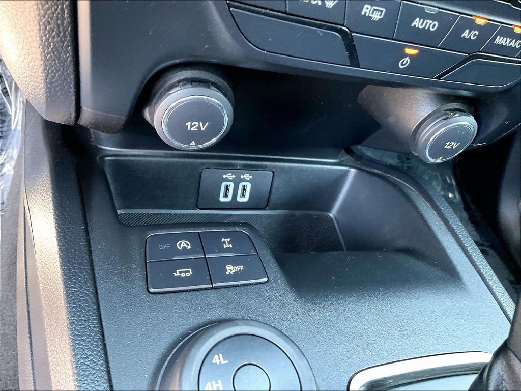 Used 2020 Black Ford XLT image 12