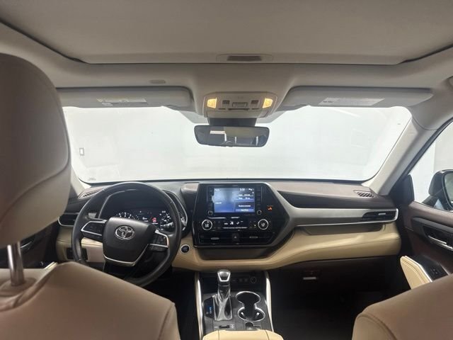 Used 2021 Brown Toyota XLE image 18