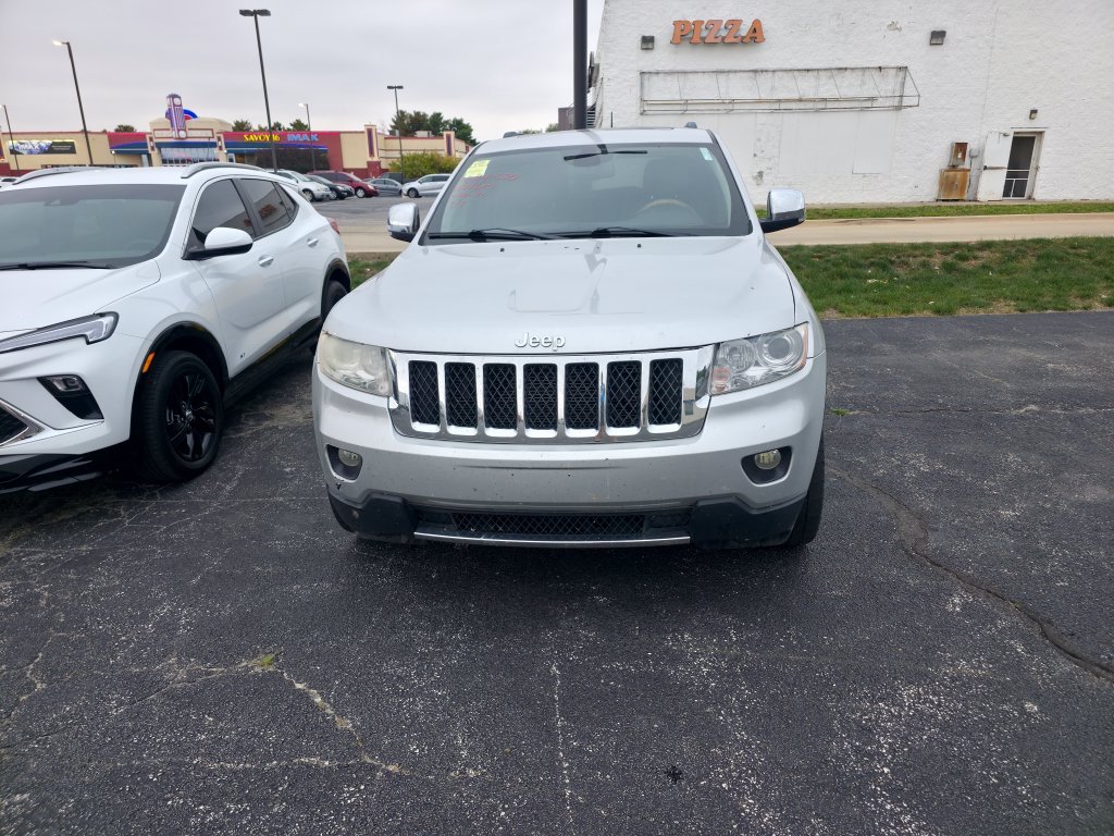 Used 2011 Bright Silver Metallic Clearcoat Jeep Overland image 5