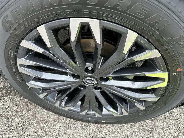 New 2026 Black Nissan Platinum image 21