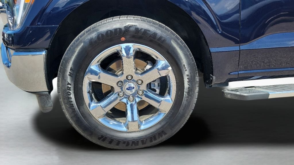 Used 2023 Blue Ford XLT image 28