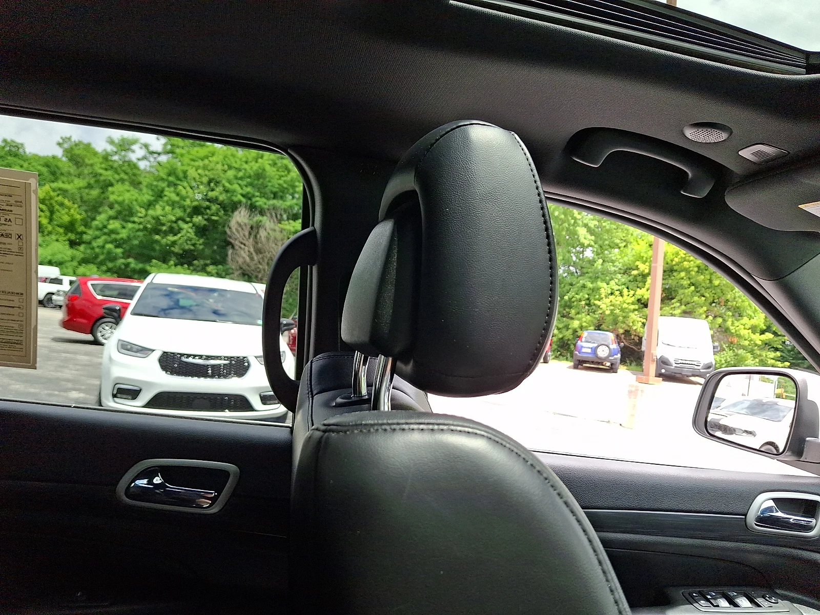 Certified Used 2020 White Jeep Laredo image 14