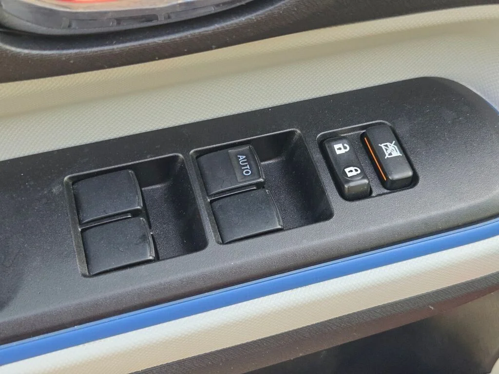 Used 2013 Red Toyota Three image 18