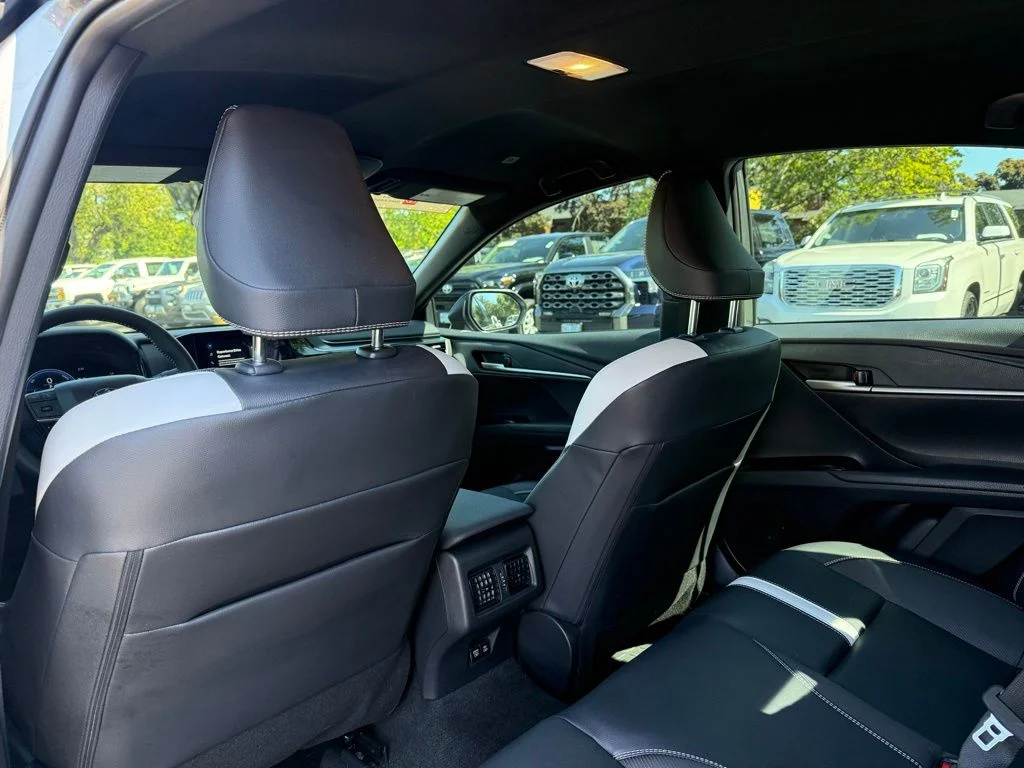 Certified Used 2025  Toyota SE image 17