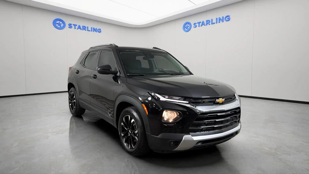 Used 2023 MOSAIC BLACK METALLIC Chevrolet LT image 14