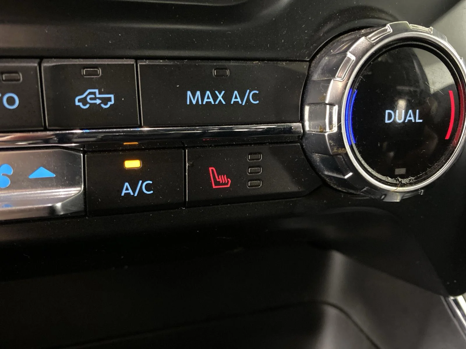 Used 2022 Oxford White Ford XLT image 24
