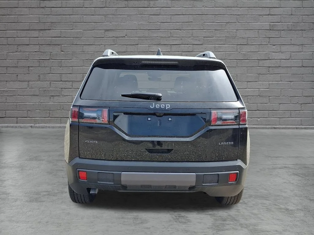 New 2026 Diamond Black Crystal Pearlcoat Jeep Laredo image 7