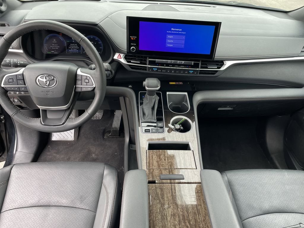 Used 2025 Black Toyota Platinum image 15