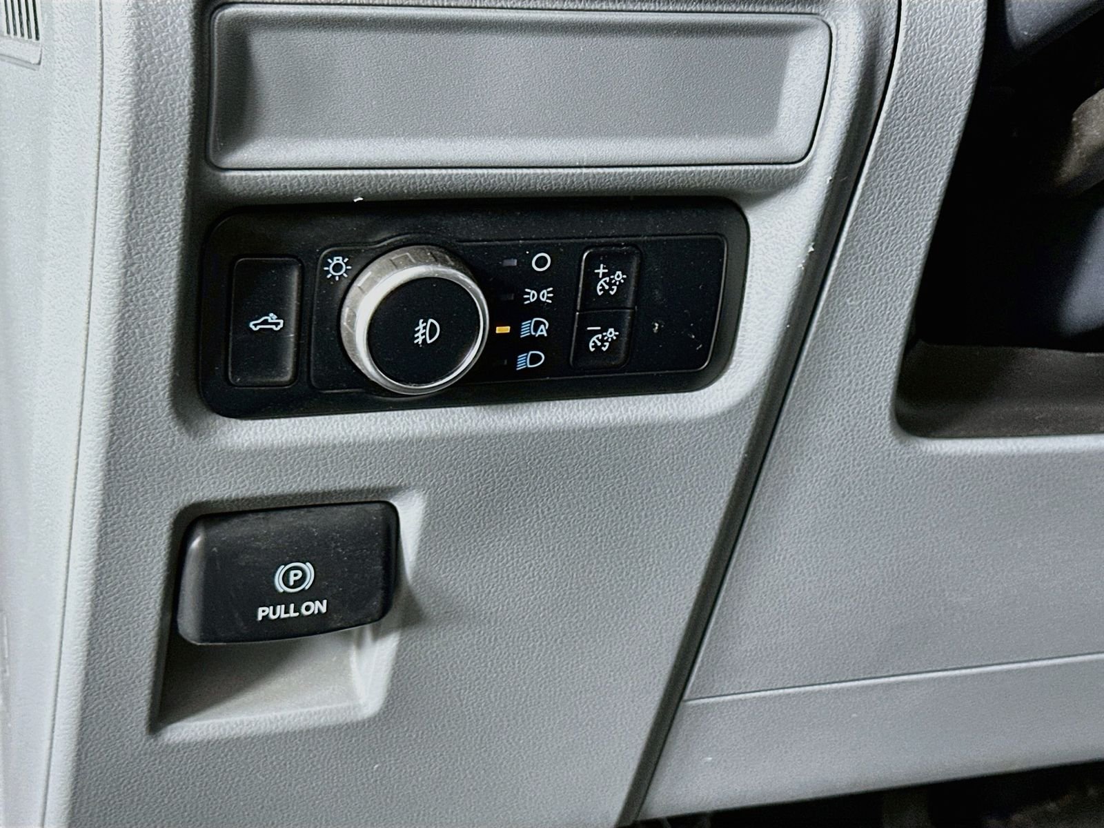 Used 2024 Atlas Blue Metallic Ford XLT image 11