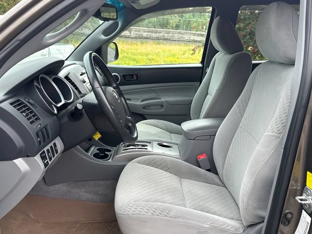 Used 2011 Pyrite Mica Toyota SR5 image 18