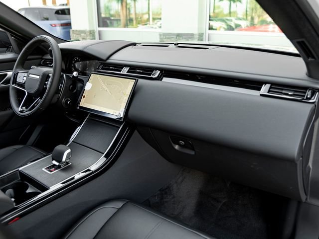 New 2026 Arroios Grey Land Rover Dynamic SE image 28