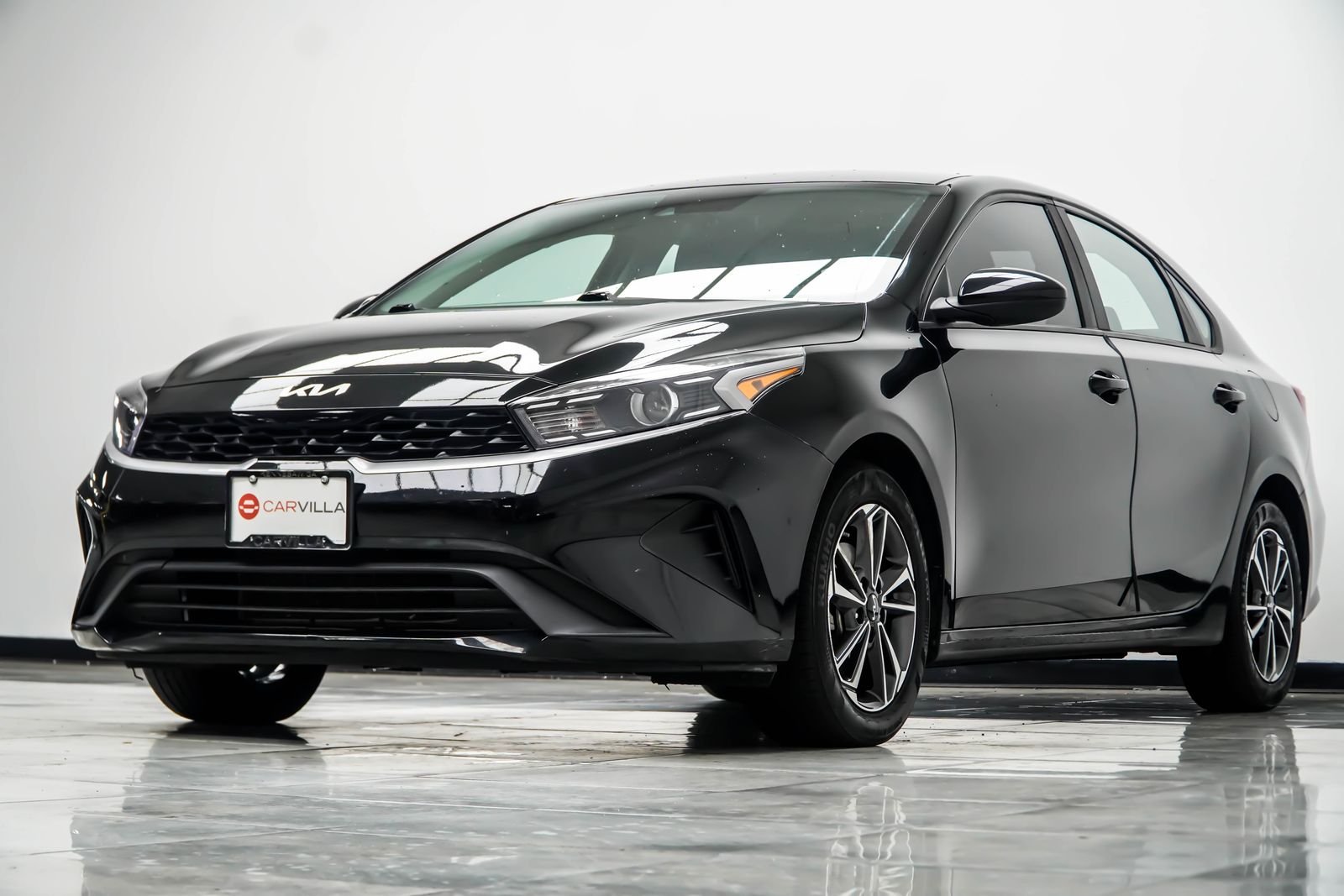 Used 2024 Black Kia LXS image 10