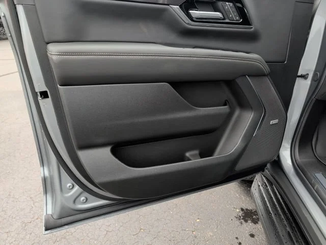 New 2026 Sterling Metallic GMC Elevation image 11