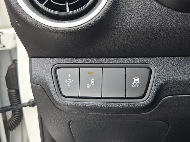Used 2024 White Kia GT-Line image 26