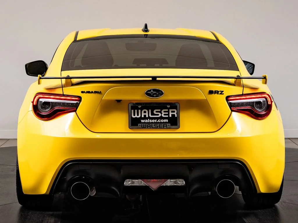 Used 2017 Charlesite Yellow Subaru Series.Yellow image 7