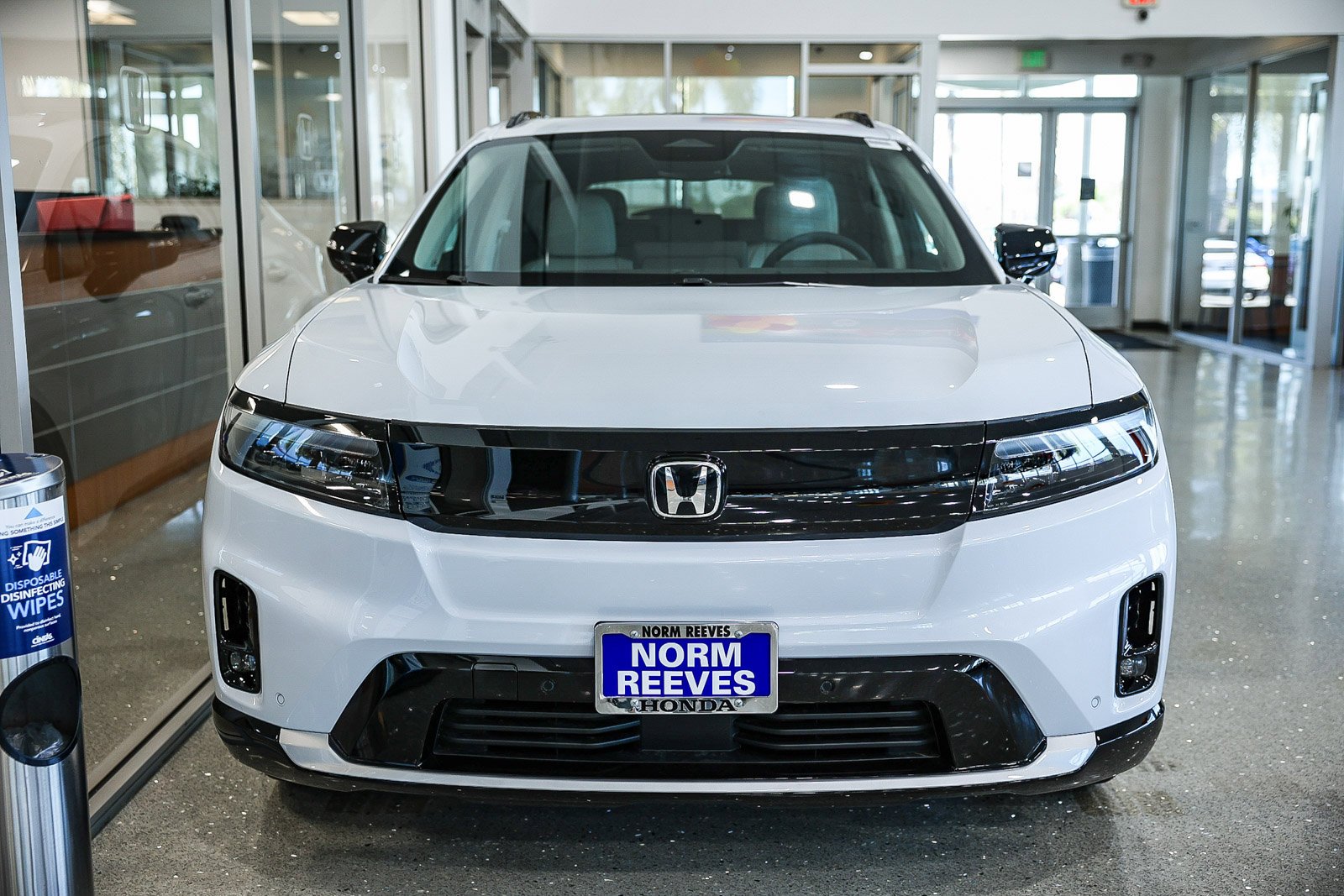 New 2026 Frostline White Pearl Honda Touring 2WD image 2