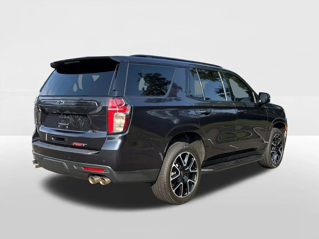 Used 2022  Chevrolet RST image 4
