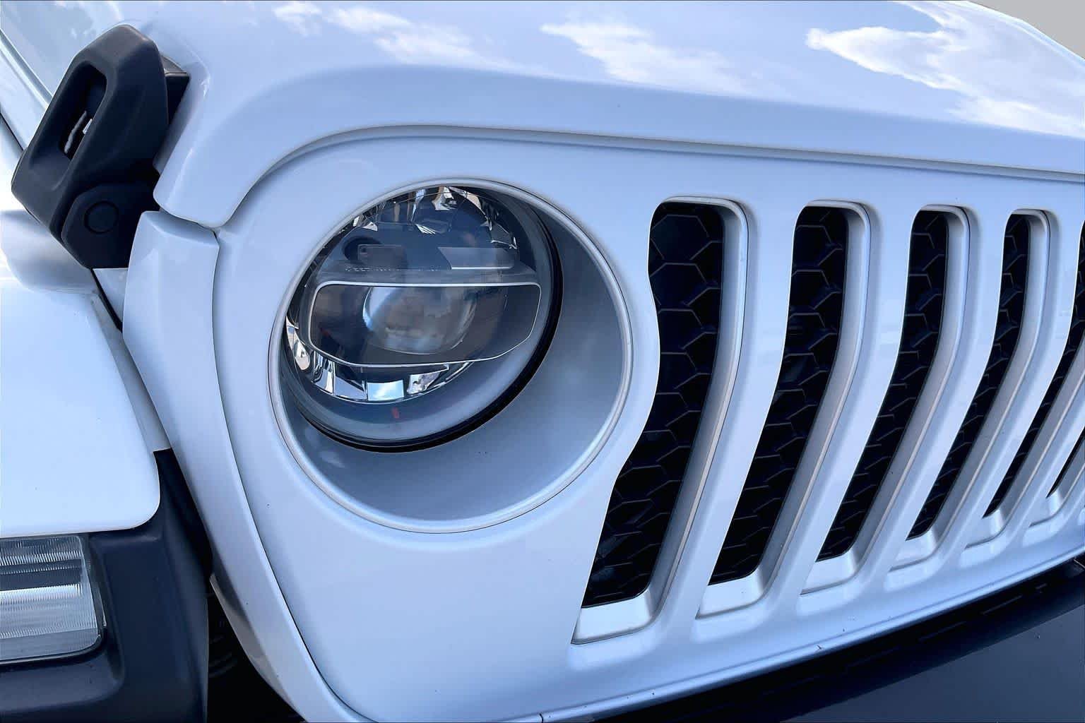 Used 2020 Bright White Clear Coat Jeep Overland image 26