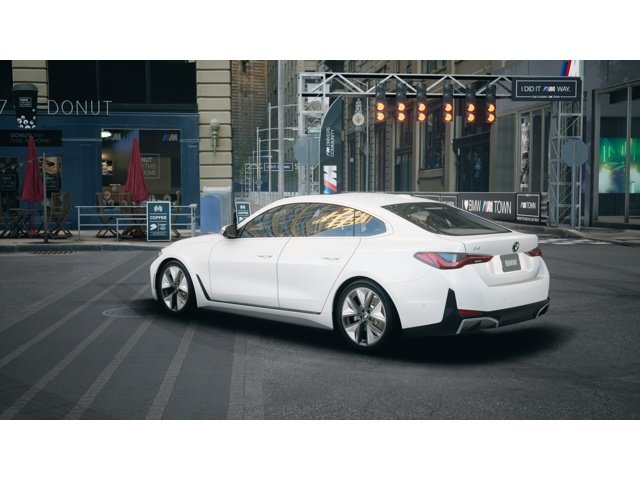 New 2026 Mineral White Metallic BMW xDrive40 image 2