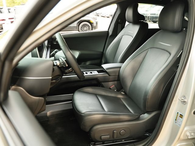 Used 2023 Gravity Gold Matte Hyundai SEL image 17