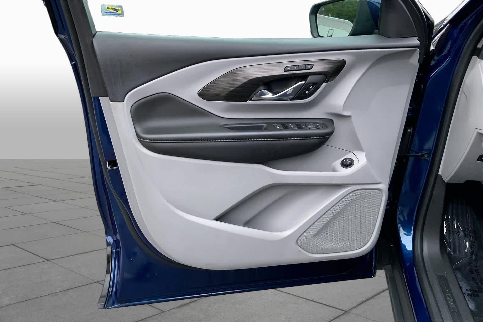 Used 2022 Marine Metallic GMC SLT image 19
