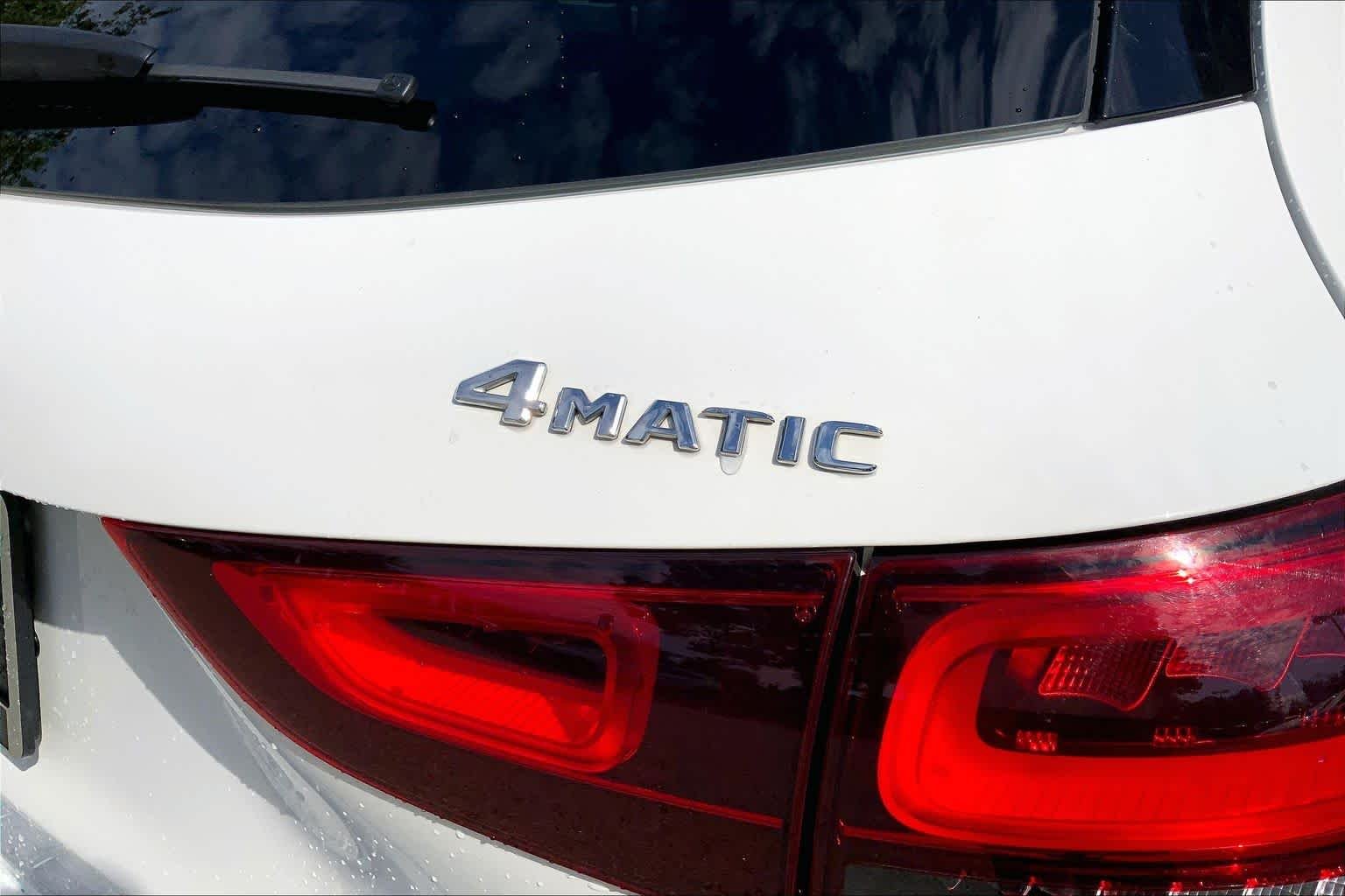 Used 2022 Polar White Mercedes-Benz GLA 250 image 31
